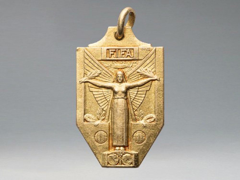 18ct gold Winner’s medal awarded to Brazilian Amarildo Tavares da Silveira in the 1962 Chile FIFA World Cup